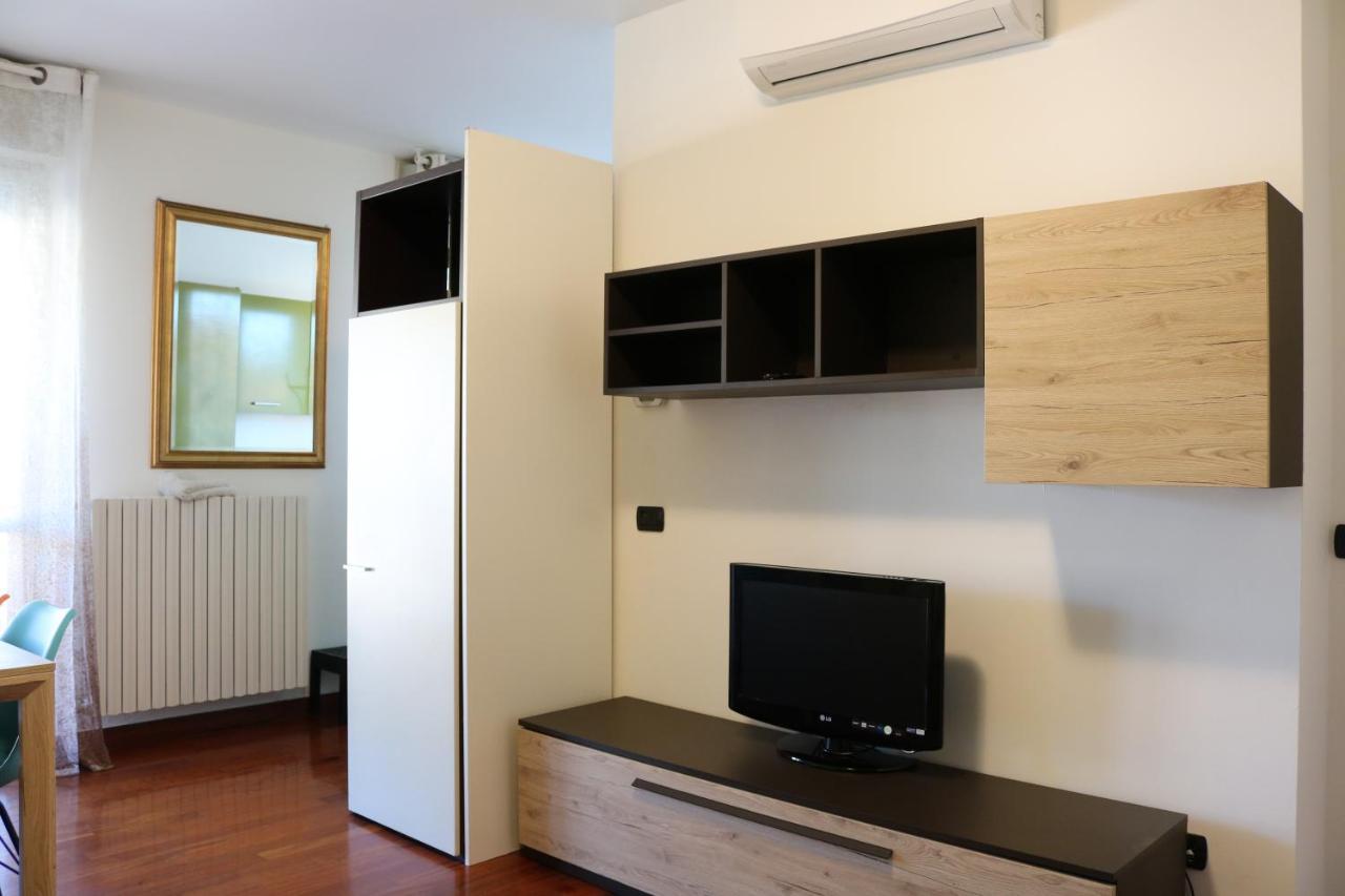 Happy Flat With Terrace Lejlighed Milano Eksteriør billede